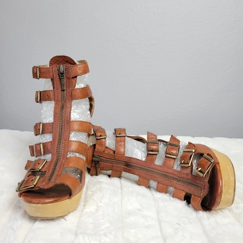 CYNTHIA VINCENT // jagger wooden platform leather gladiator wedge heels